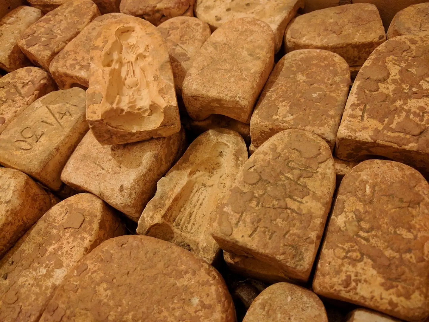 Moules à santons de Mr Louis STRA, utilisés par TOUN (collection particulière) – 2017.